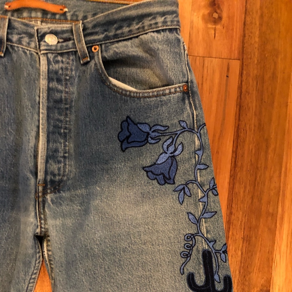 Levi's Light Blue Denim Straight Leg Jeans with Blue Floral Embroidery - Picture 4 of 8